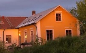 Svinaberga Skola. Eget boende i gammal skolsal.